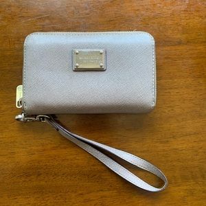 Michael Kors Zip Wallet With Wristlet - Grey